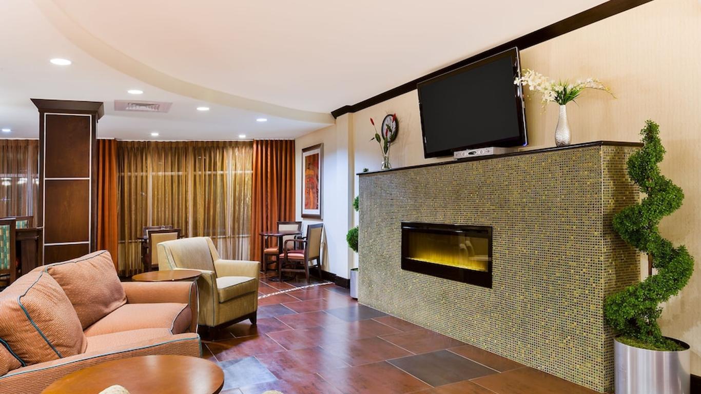 Holiday Inn Express & Suites Alpine Southeast