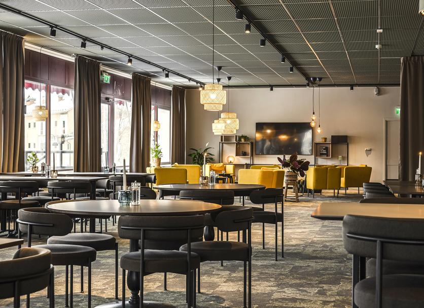 Restaurant Photo