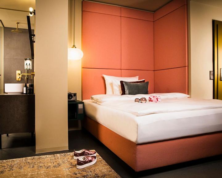Jams Hotel Munich 171, Twin Vs Full Size Bed Dimensions In Feet Munich
