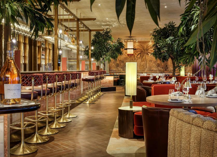 Restaurant Photo