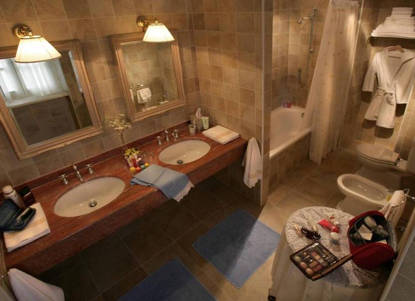 Bathroom Photo
