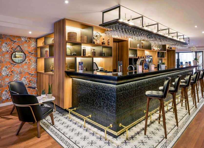 Bar Photo