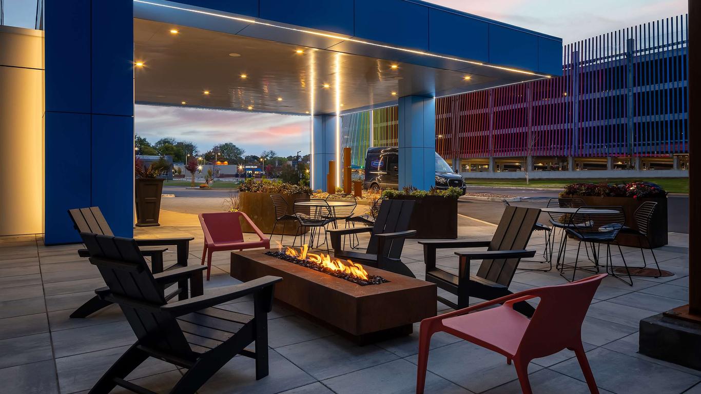 Hampton Inn & Suites Rochester Downtown