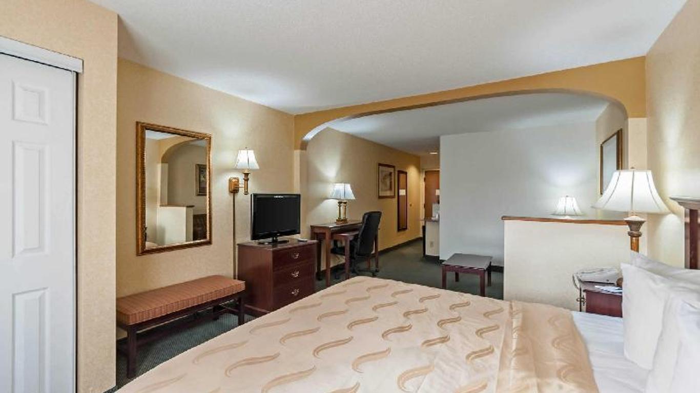 Red Roof Inn & Suites Chestertown