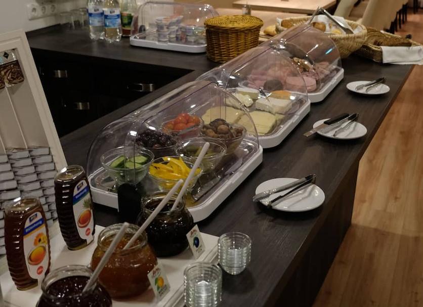 Buffet Photo
