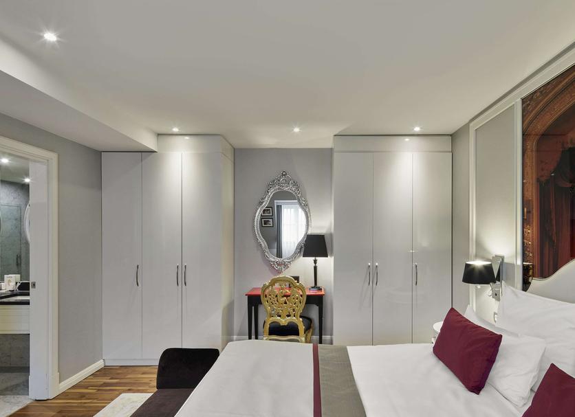 Bedroom Photo