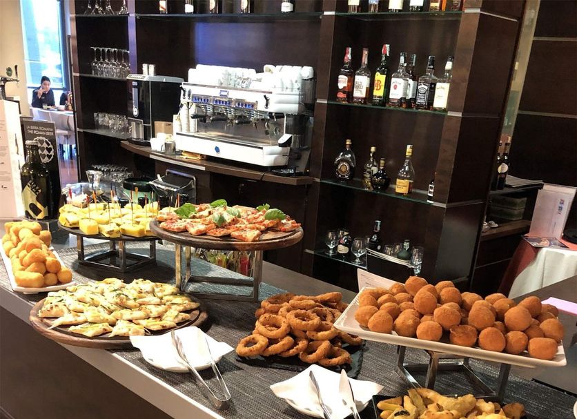 Buffet Photo