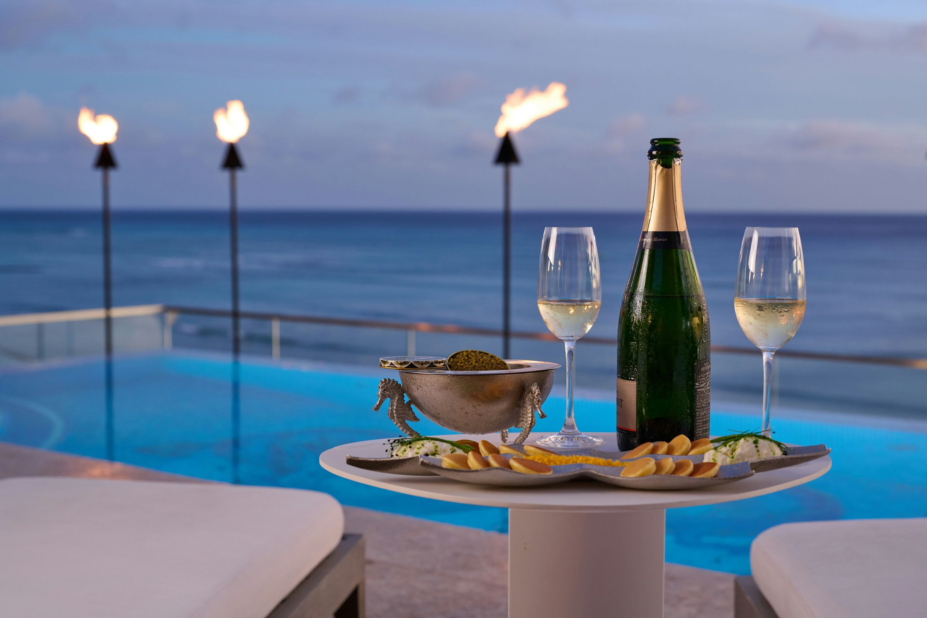 Espacio The Jewel Of Waikiki from $1,763. Honolulu Hotel Deals