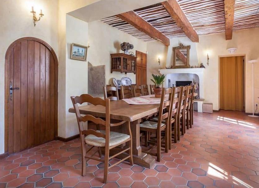 Dining room Photo