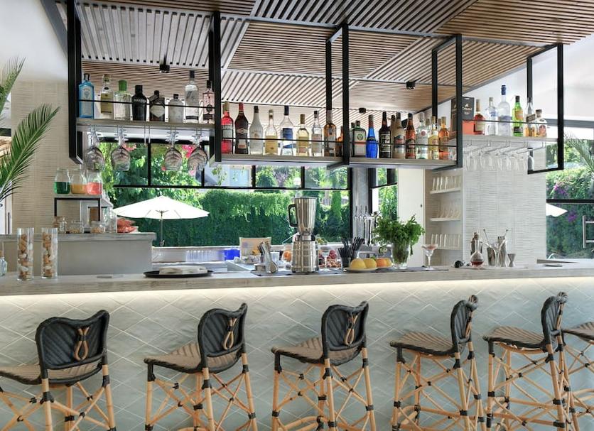 Bar Photo