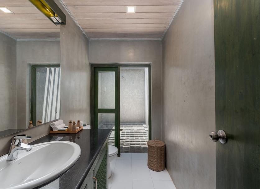 Bathroom Photo