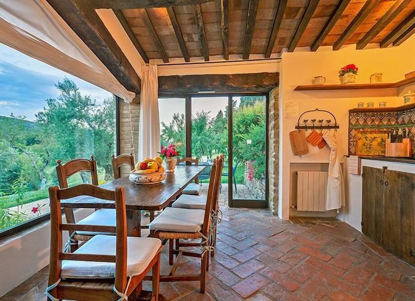 Dining room Photo