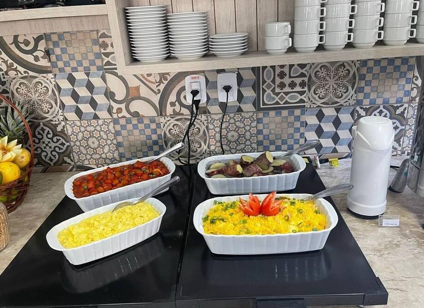 Buffet Photo