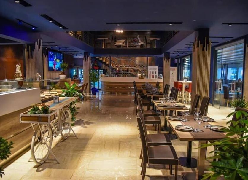 Restaurant Photo