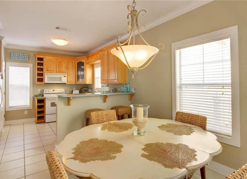 Dining room Photo