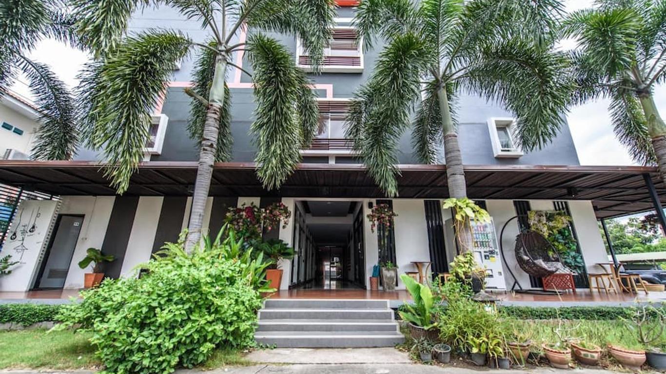 Grand Esie Service Apartment