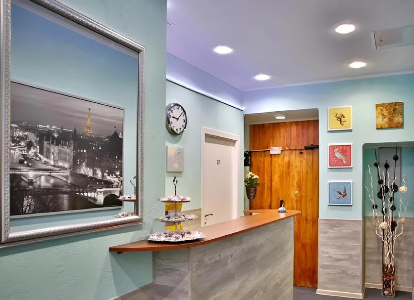 Front desk Photo