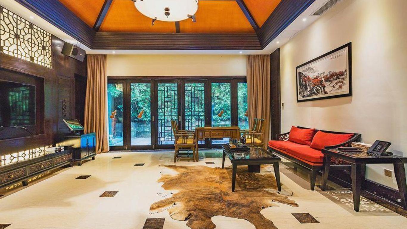 Tianci Huatang Forest Hot Spring Resort Hotel (Chongqing Lushan Branch)