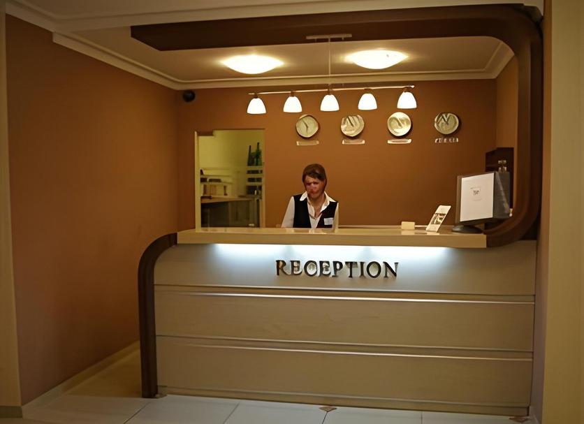 Front desk Photo