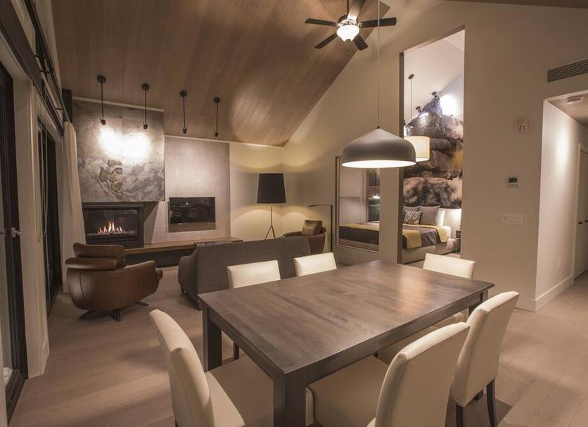 Dining room Photo