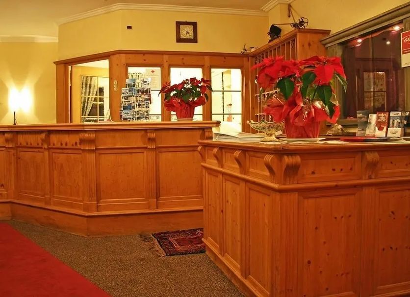 Front desk Photo