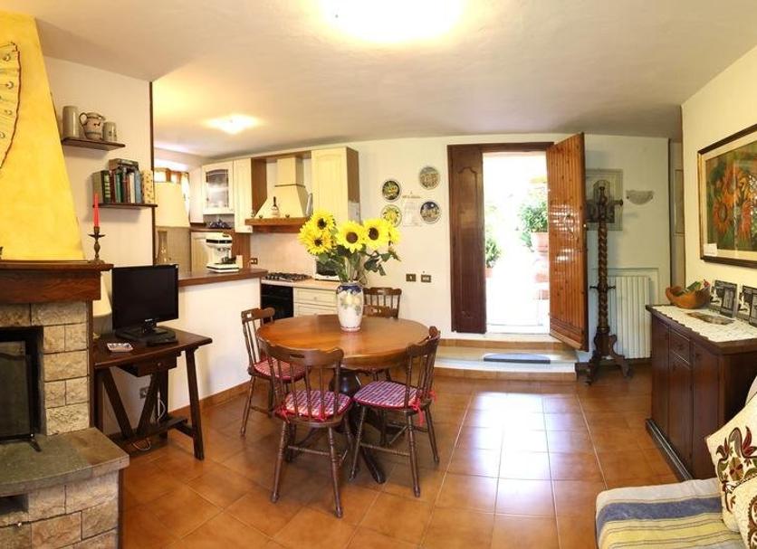 Dining room Photo