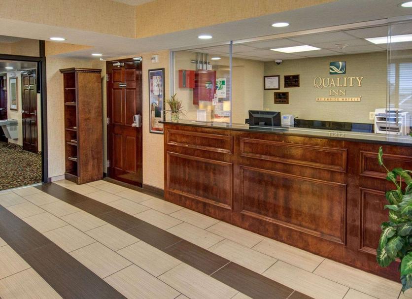Front desk Photo