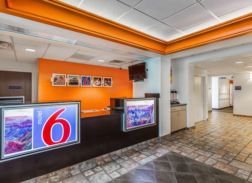 Front desk Photo