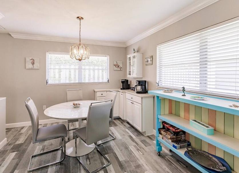 Dining room Photo