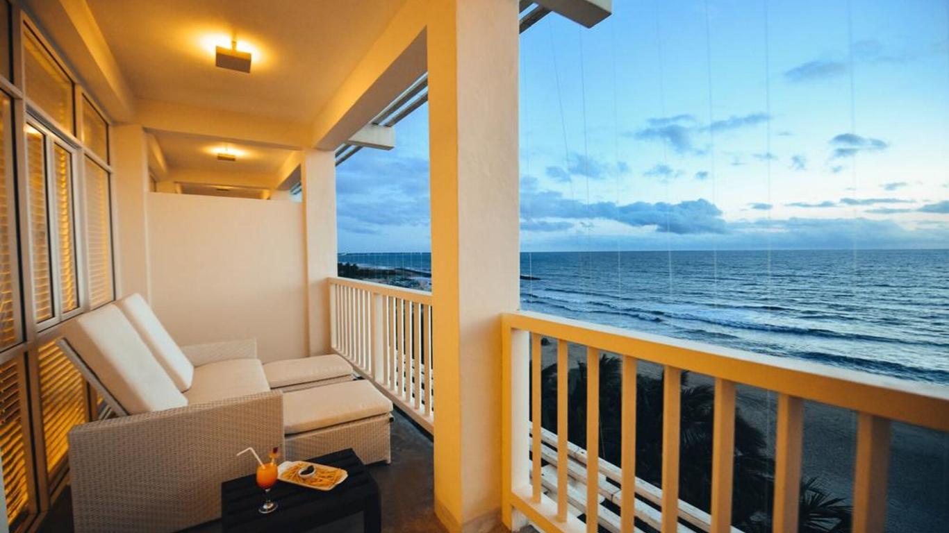 Beacon Beach Hotel