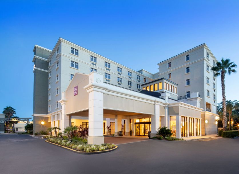 Hilton Garden Inn Jacksonville Ponte Vedra Sawgrass exterior at dusk in Ponte Vedra Beach