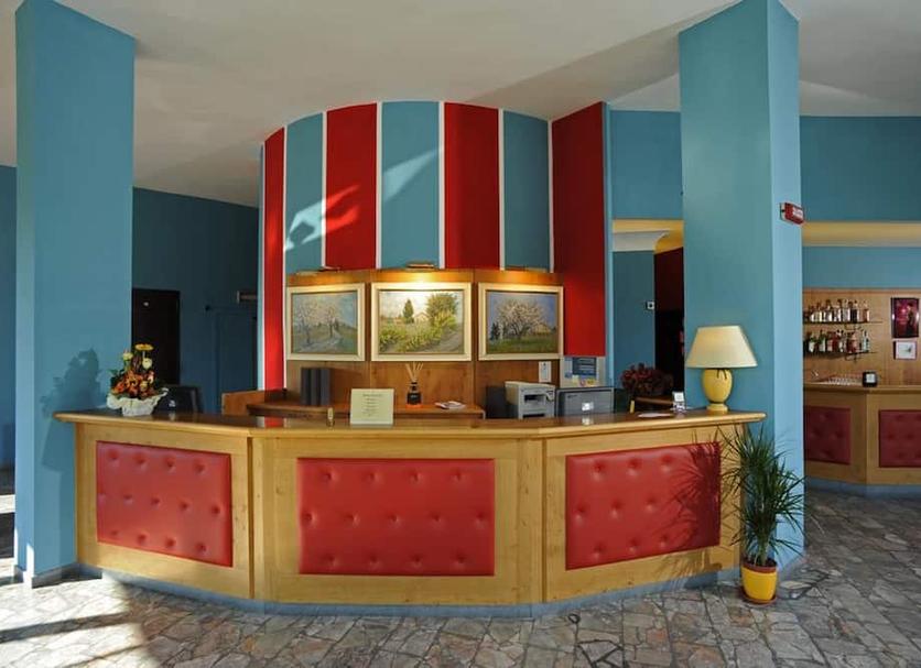 Front desk Photo