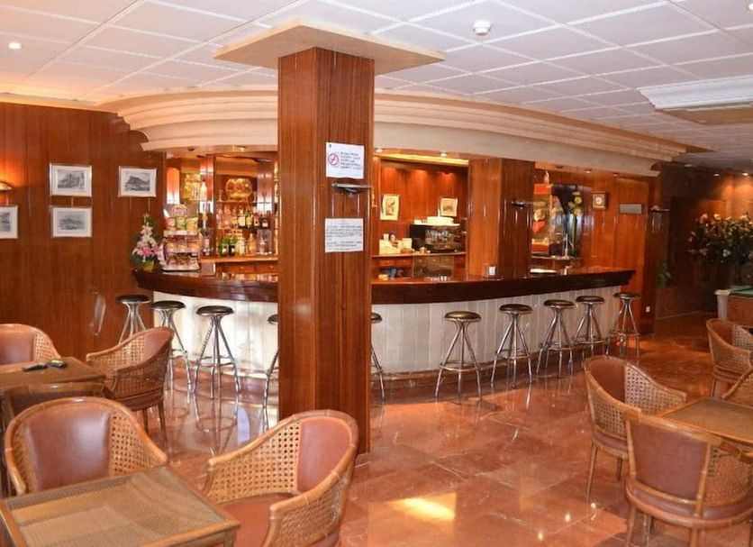 Bar Photo