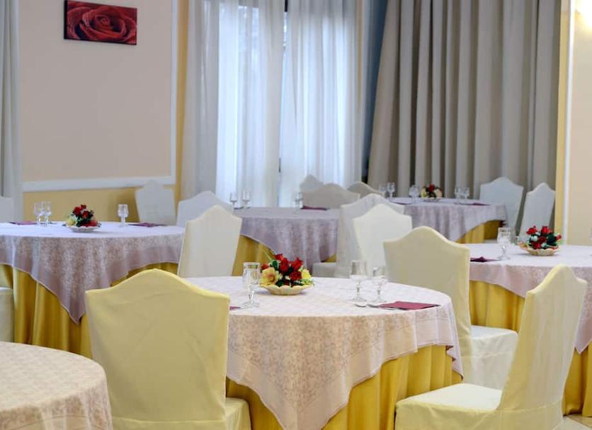 Banquet hall Photo