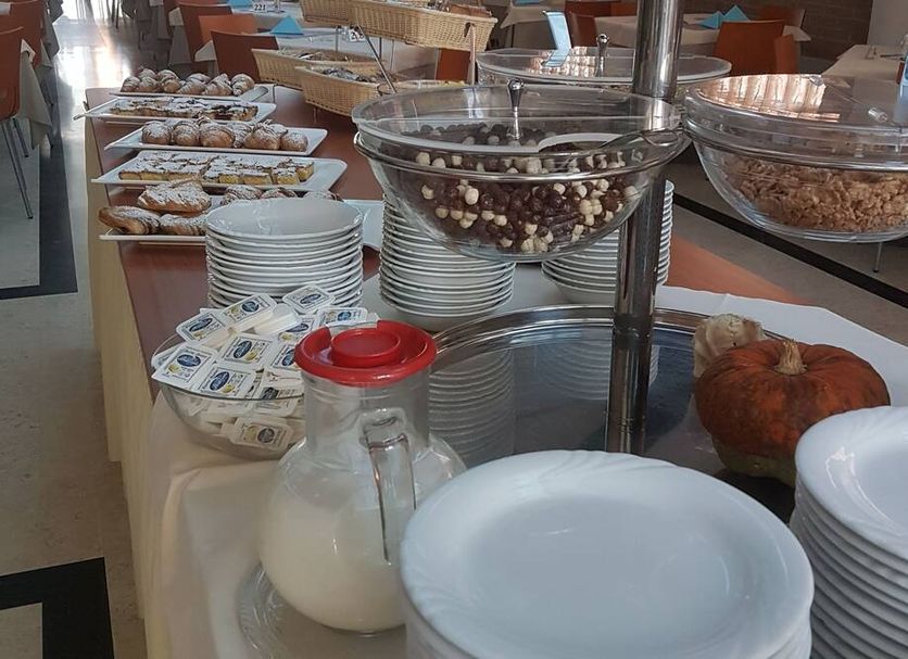 Buffet Photo