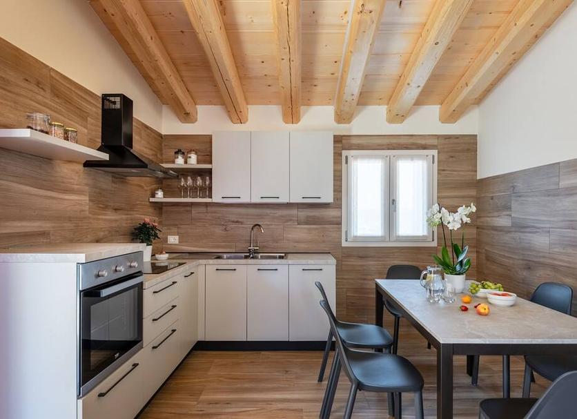 Kitchen Photo