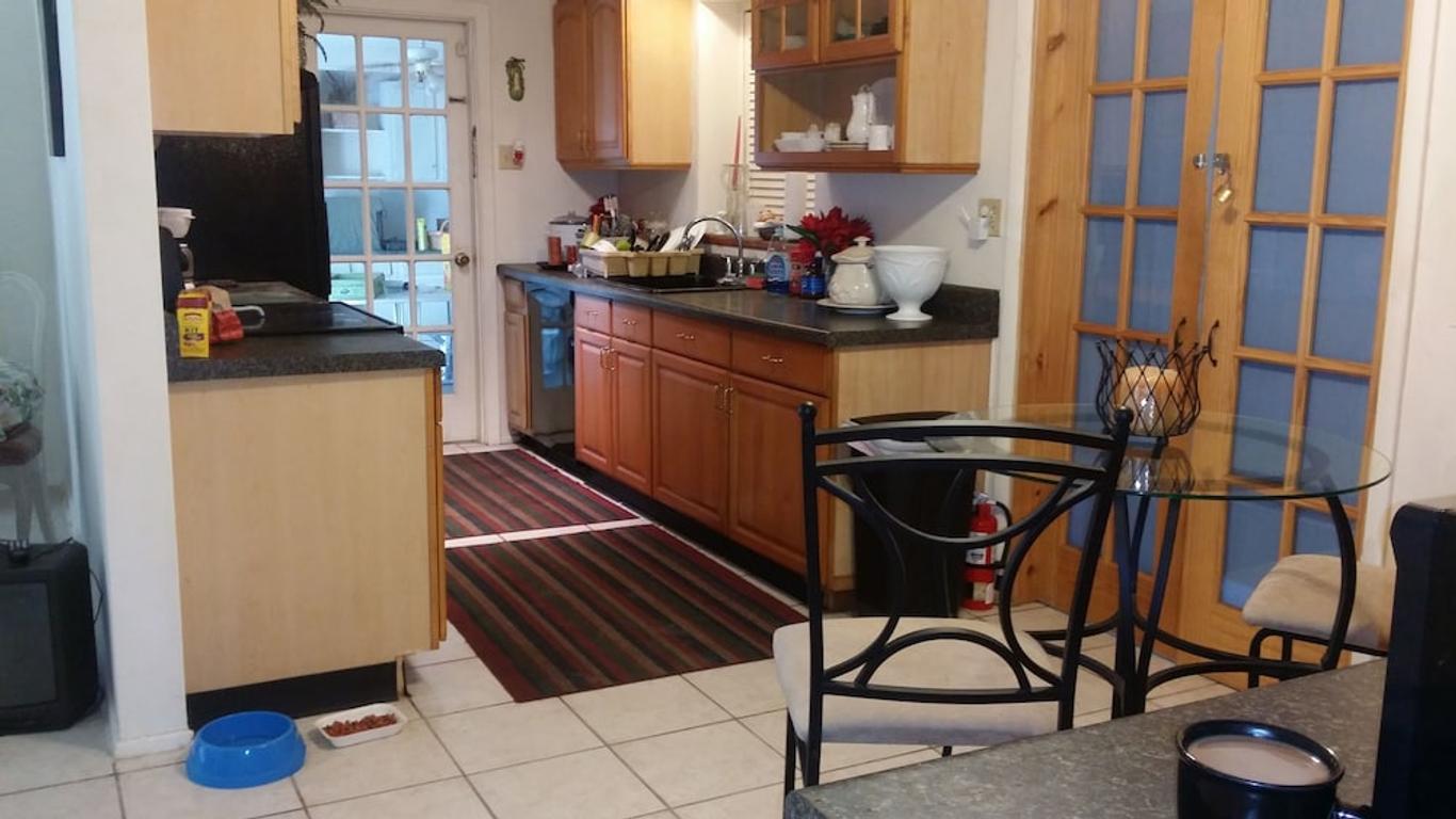 Vacation Homestay Rental Rooms