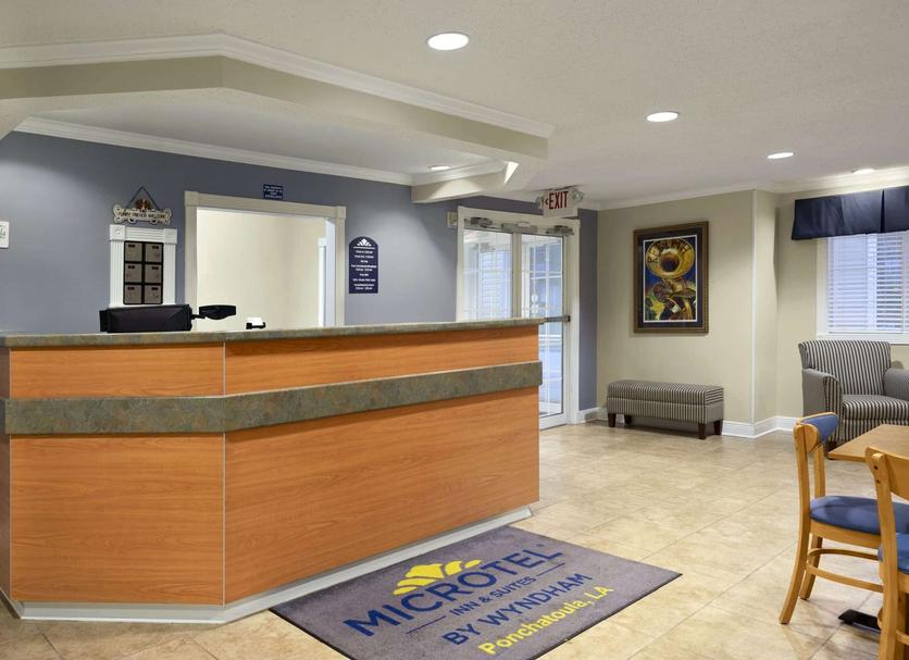 Front desk Photo