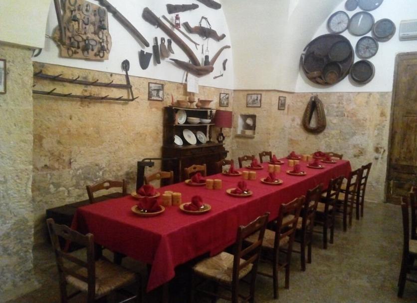 Dining room Photo