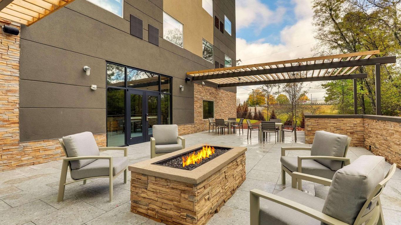 Country Inn and Suites by Radisson, Cumming, GA