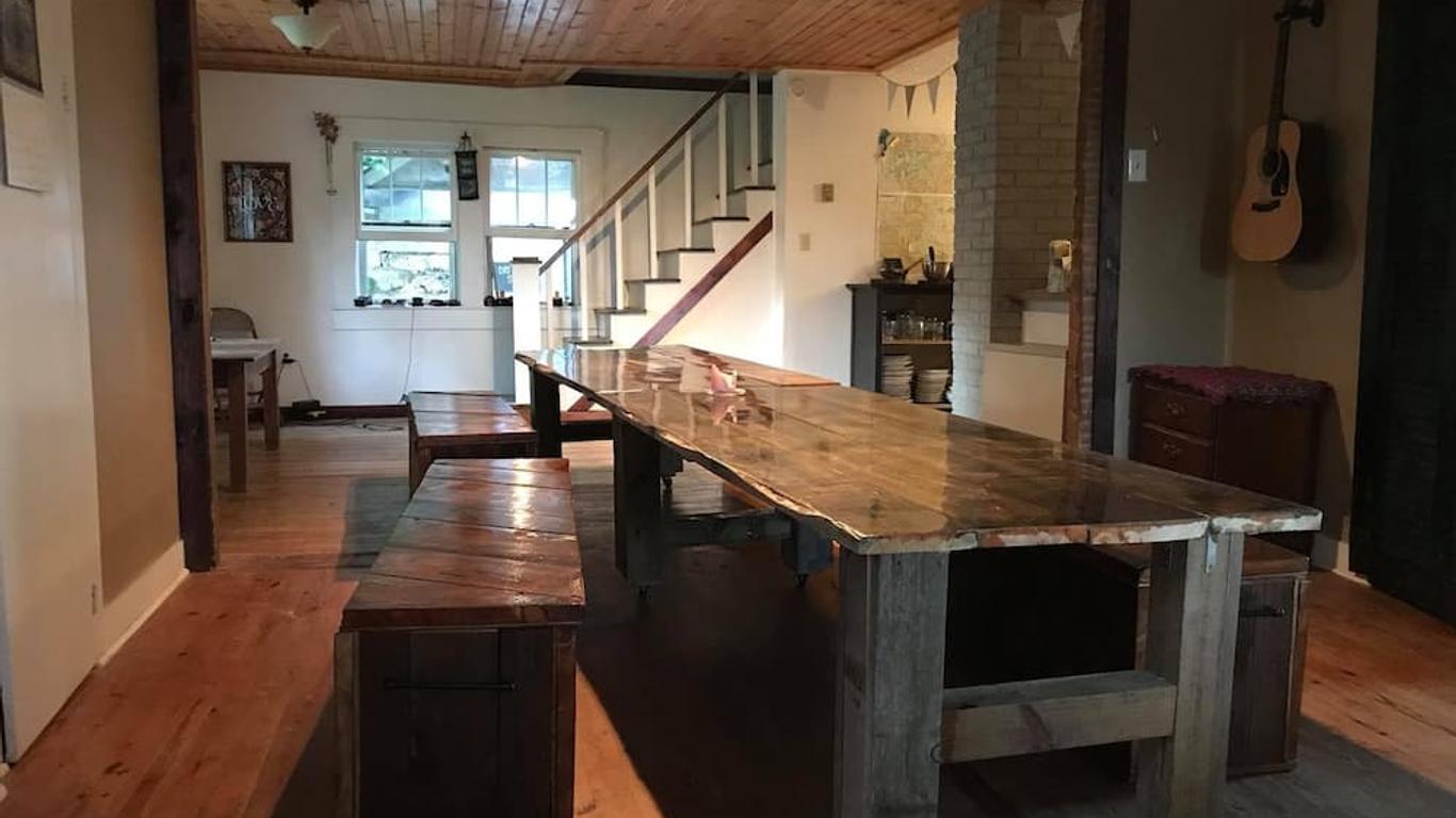 Lost River Hostel