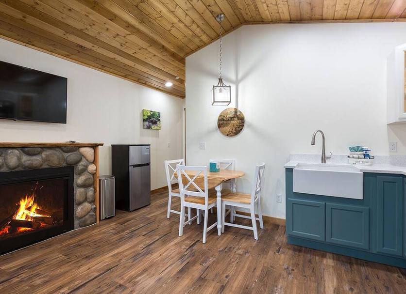 Dining room Photo