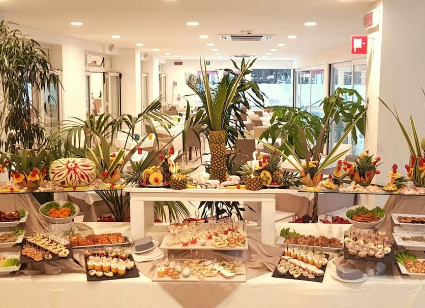 Buffet Photo
