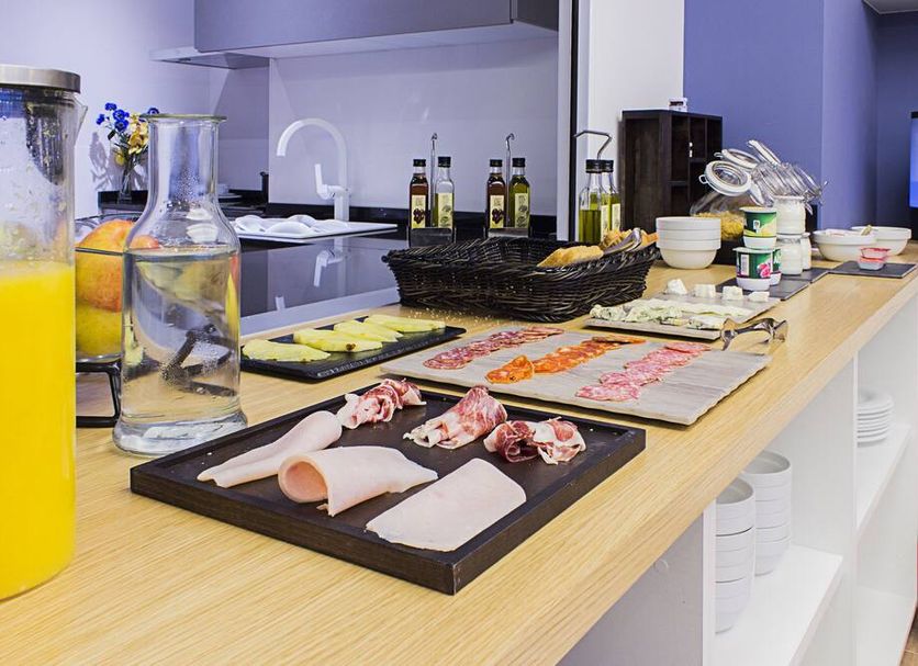 Buffet Photo