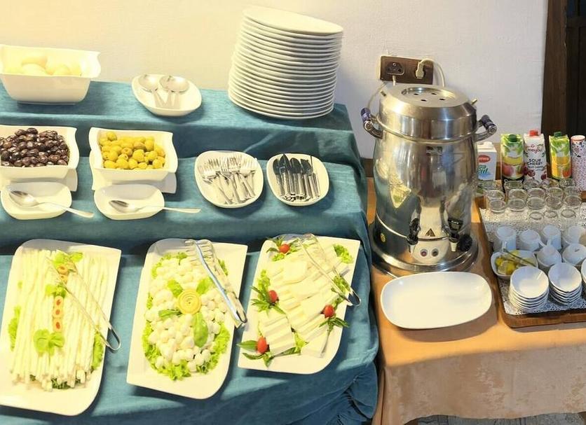 Buffet Photo