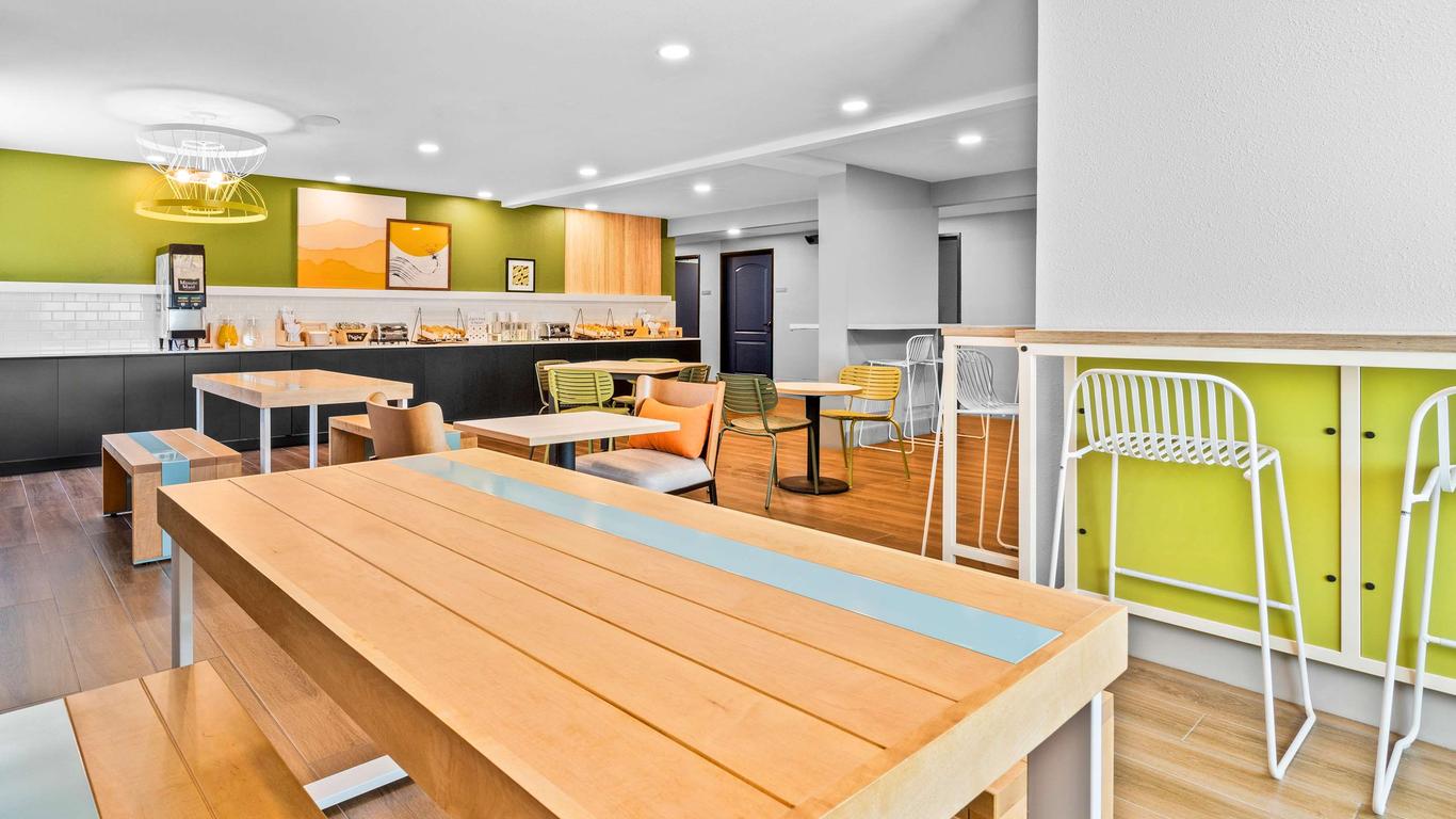 Spark by Hilton Modesto