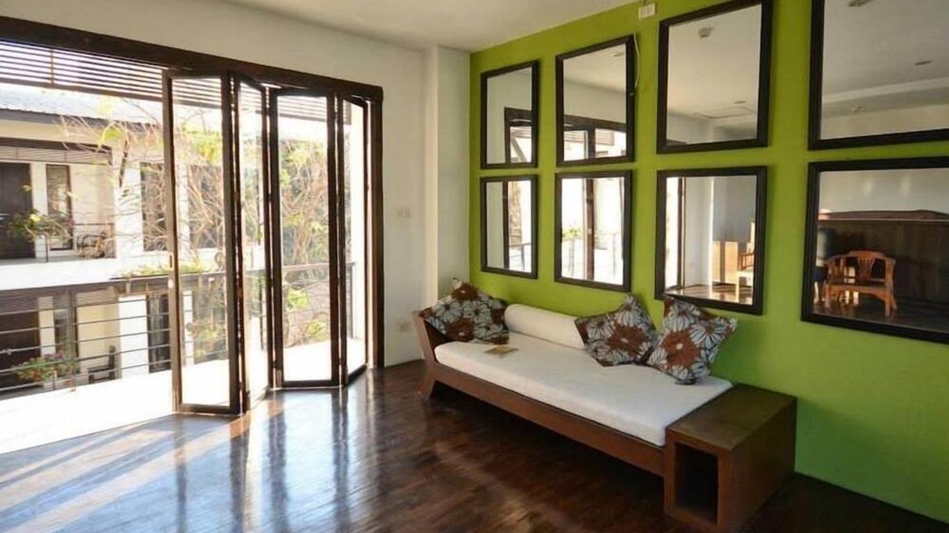 296 The Radtanaiya Residence