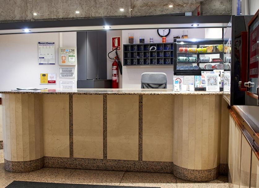 Front desk Photo