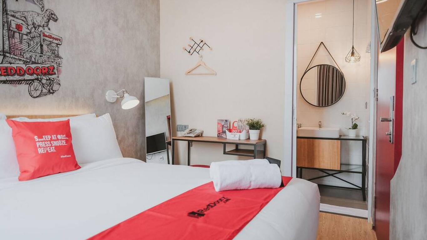 RedDoorz Plus @ Thamrin