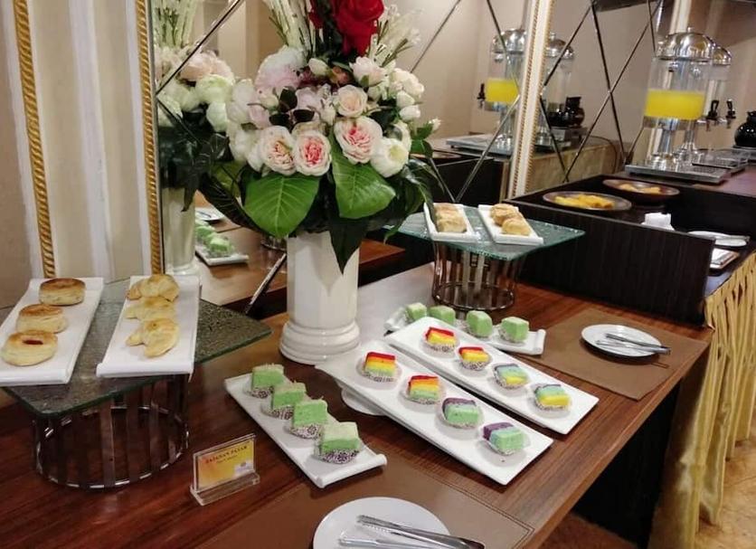 Buffet Photo